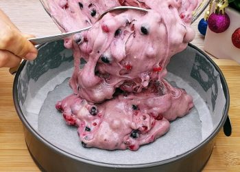 Schmilzt im Mund, Joghurt Kirschkuchen in 3 Minuten