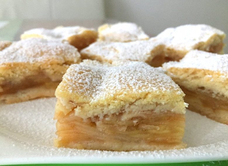 Gedeckter Apfelkuchen aus Mürbteig