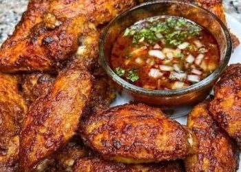 Birria Wings mit Consome