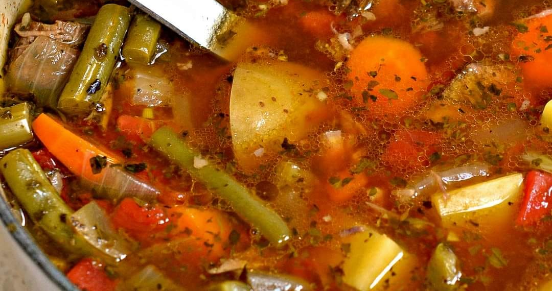 Gemüserindfleischsuppe