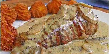 Lende im Speckmantel mit Champignons