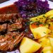  Rinderburgunderbraten mit Kartoffeln und rotkohl