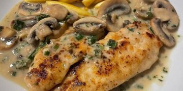 Hühnersteaks in Champignon-Knoblauch-Sauce /dazu gab es gebratene Schupfnudeln