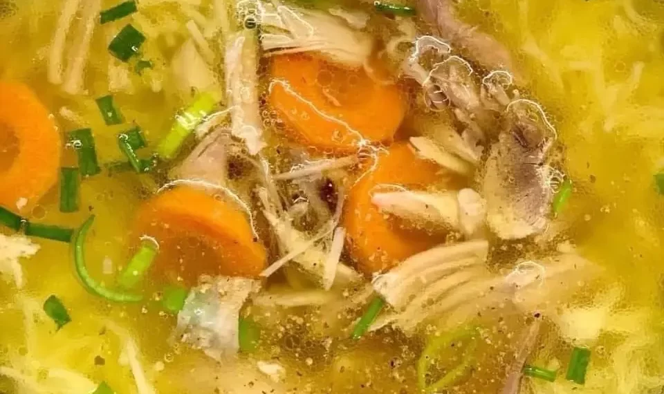 Hühnersuppe