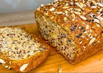 Schnelles Haferflockenbrot zum Frühstück! Kein Mehl, kein Zucker, kein Öl, kein Gluten