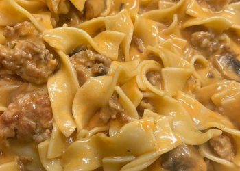 Nudelpfanne mit Gehacktes und Pilzen