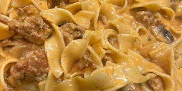 Nudelpfanne mit Gehacktes und Pilzen