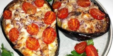 Mit Thunfisch gefüllte Auberginen: das Rezept für eine einfache und leckere Mahlzeit