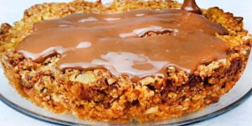 Köstlicher hausgemachter Haferflocken- und Apfelkuchen