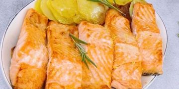 Lachs und Ofenkartoffeln: schnell und einfach!
