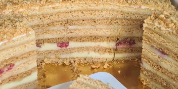 Honigkuchen mit Puddingmasse