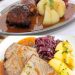 Rinderburgunderbraten mit Kartoffeln und rotkohl