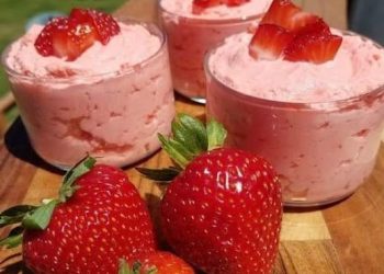 Erdbeer-Sahne-Salat