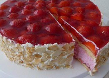 Erdbeertorte (diese Torte kann natürlich auch mit anderen Beeren hergestellt werden)