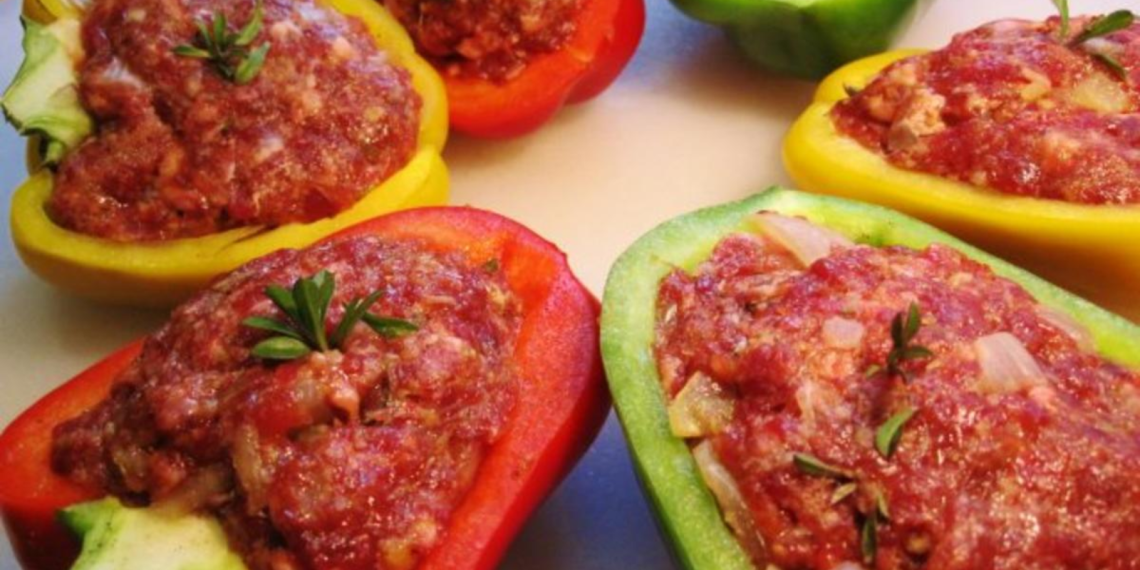 Gefüllte Paprika mit Hackfleisch