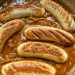 Bratwurst mit Zwiebelsauce