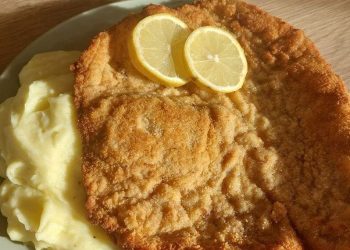Wiener Schnitzel mit Sahnemöhren und Kartoffelpüree