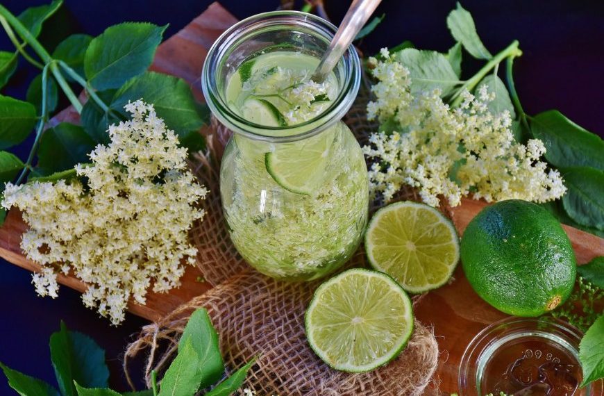 Holunderblüten blühen jetzt: 6 Ideen für die Verwendung der duftenden Blüten.