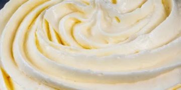 Buttercreme mit 3 Zutaten in wenigen Minuten