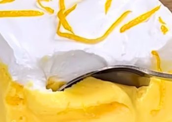 Flauschige Zitronenquadrate: das köstliche und duftende Rezept, das Sie ausprobieren müssen