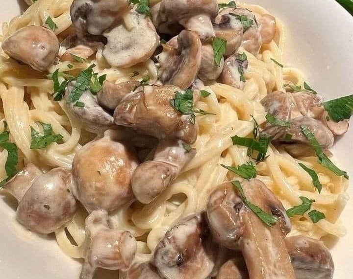 Cremige Spaghetti mit Champignons