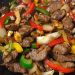 Chinesisches Rindfleisch Mit Zwiebeln Und Paprika