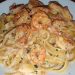 Spaghetti Mit Garnelen In Cremiger Alfredo Sauce