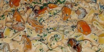Puten Sahne Gulasch Auf Bandnudeln
