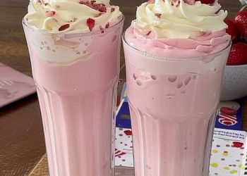 Erdbeer-Milchshake mit nur 3 Zutaten, so lecker und gesund