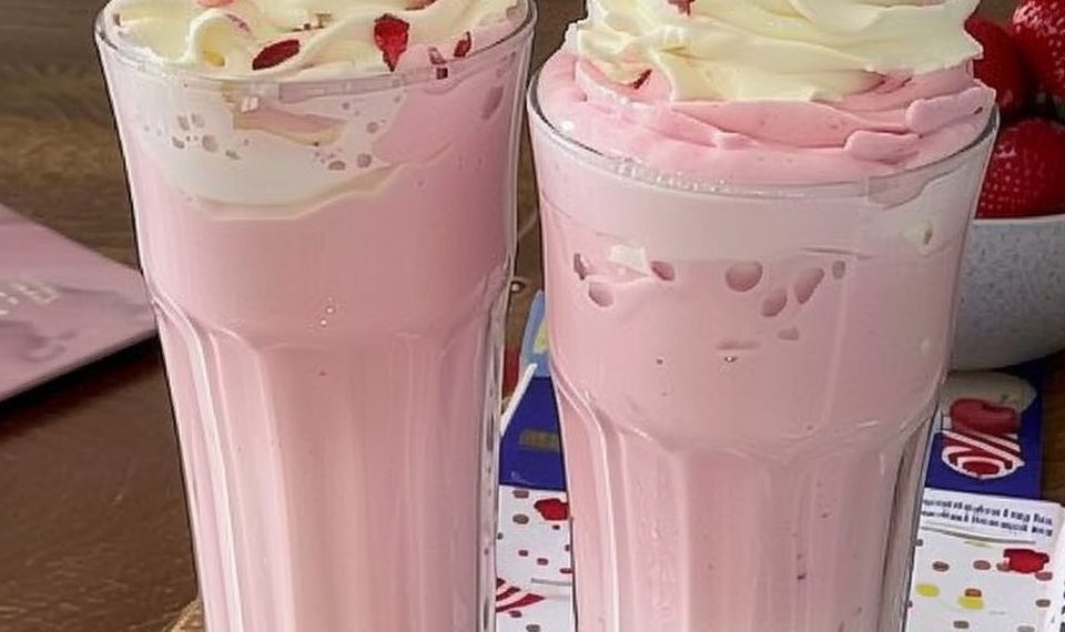 Erdbeer-Milchshake mit nur 3 Zutaten, so lecker und gesund