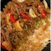 Chinesisches Rindfleisch mit Zwiebeln und Paprika
