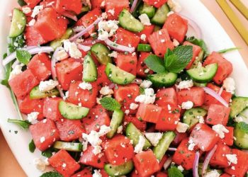 Wassermelonen Gurken Salat mit Feta, mega gesund!