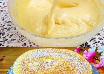 Mischen sie 500 g Griechischer Joghurt mit 5 Eier, Fantastischer Joghurtkuchen