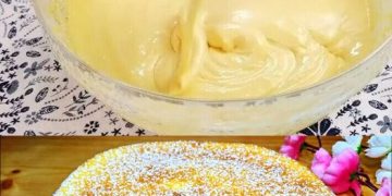 Mischen sie 500 g Griechischer Joghurt mit 5 Eier, Fantastischer Joghurtkuchen
