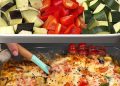 Gebackener Gemüseauflauf mit Auberginen, Paprika, Zucchini und Käse