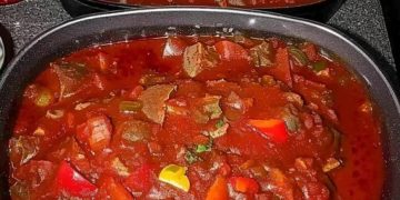 24 Stunden Schichtgulasch, das Fleisch zergeht förmlich auf der Zunge