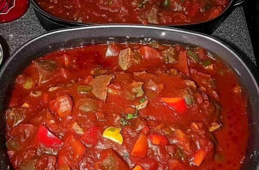 24 Stunden Schichtgulasch, das Fleisch zergeht förmlich auf der Zunge