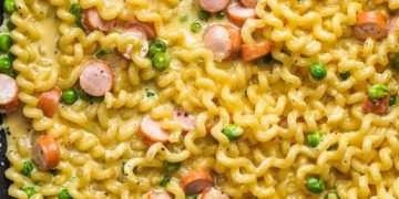 15 Minuten Schmelzkäse Pasta mit Würstchen