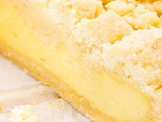 Versunkener Streuselkuchen mit Vanillepudding