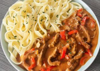 Rindergeschnetzeltes mit Tagliatelle