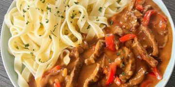 Rindergeschnetzeltes mit Tagliatelle