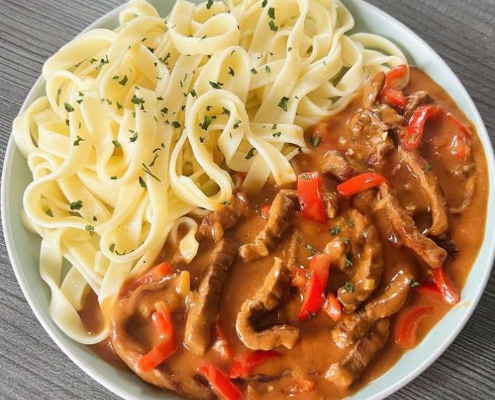 Rindergeschnetzeltes mit Tagliatelle