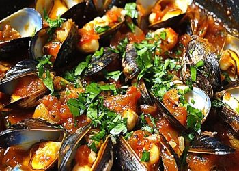 Miesmuscheln in Tomatensoße auf italienische Art