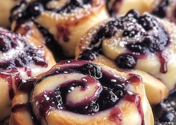 Blaubeer-Cheesecake-Rollen 🫐