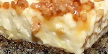Schneller Mohnkuchen ohne Boden mit Paradiescreme