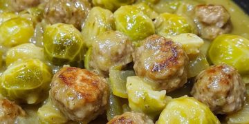 Herzhaft und gesund: Rosenkohleintopf mit Hackbällchen