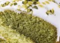 Saftiger Pistazienkuchen mit Zitronen-Topping 