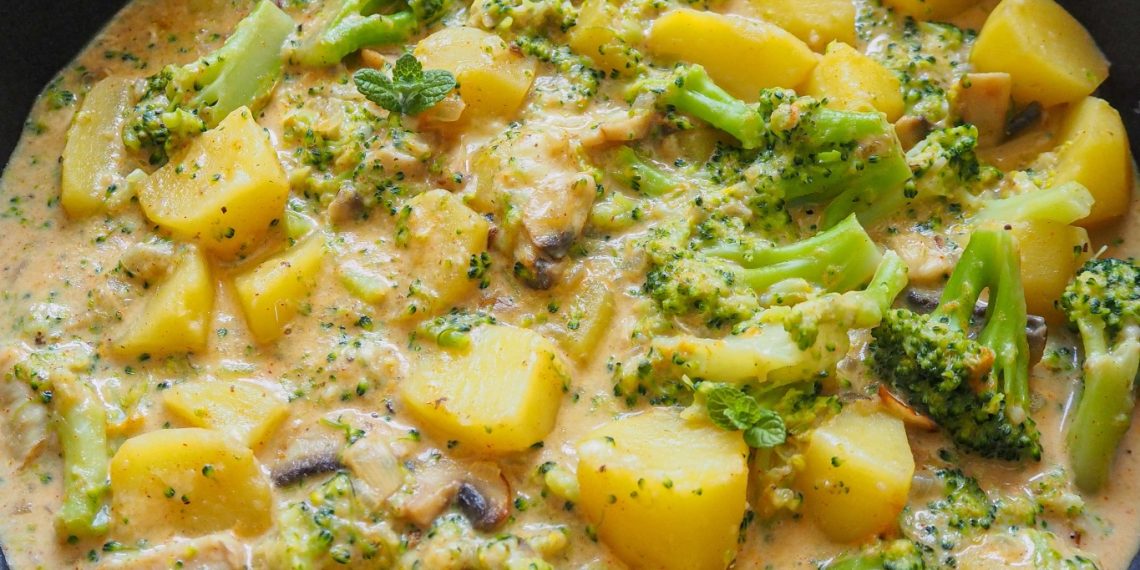 Diese Kartoffel Brokkoli Pfanne mit Käse-Soße ist vegetarisch, gesund und mega lecker