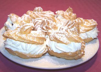 geschmackvoll – WINDBEUTEL AUS BRANDTEIG