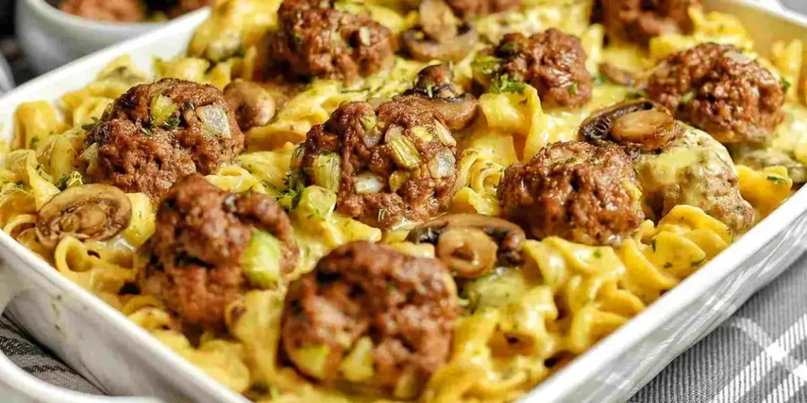 Nudeln mit Pilzsoße und Hackbällchen